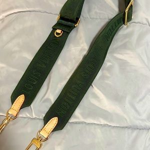 LV MULTIPOCHETTE STRAP
